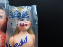 LOT 1 4 DRESS ME DOLLS B